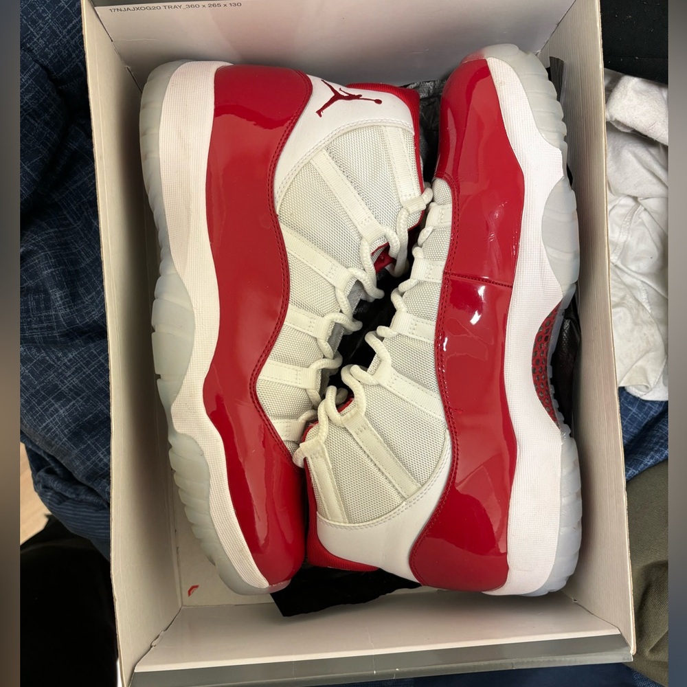 Jordan 11 cherry
